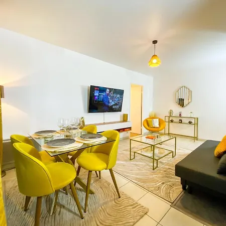 The Golden House * Parking * Garden Apartment Corbeil-Essonnes